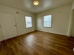 2651 Cloverdale Ave in Los Angeles, CA - Building Photo - Building Photo