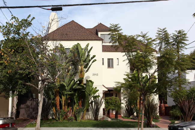2913 E 6th St in Long Beach, CA - Foto de edificio - Building Photo