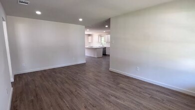 10734 Coogan Dr in Dallas, TX - Building Photo - Building Photo