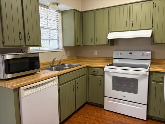 property at 4201 Woodhill Ct