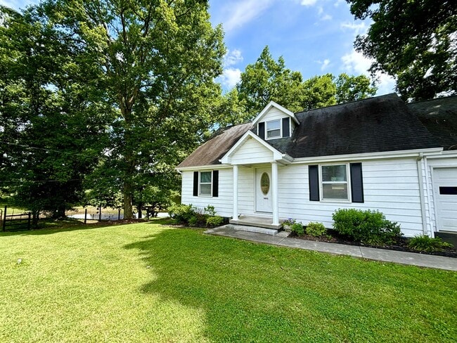 1405 Webb Ridge Rd in Russell Springs, KY - Building Photo - Building Photo