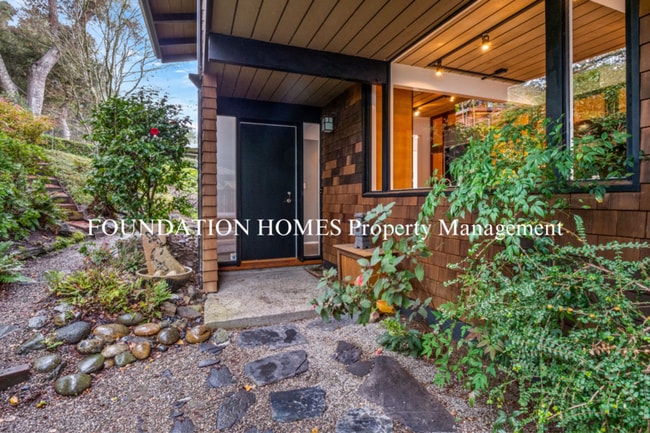 332 Ridgewood Ave in Mill Valley, CA - Building Photo - Building Photo
