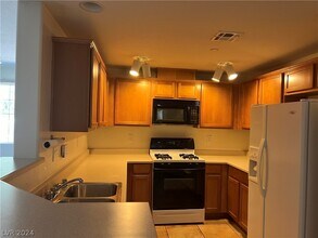 8324 W Charleston Blvd-Unit -1032 in Las Vegas, NV - Building Photo - Building Photo