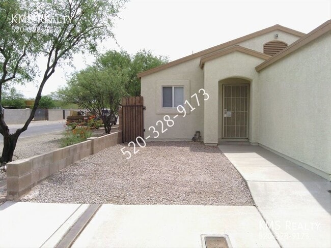 7003 S Placita Sorrento in Tucson, AZ - Building Photo - Building Photo