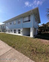 208 13th Ave N in Jacksonville Beach, FL - Building Photo