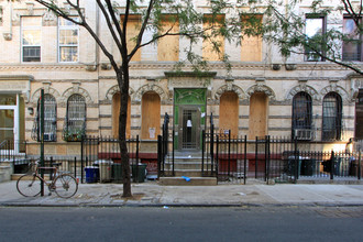 209 Taaffe Pl in Brooklyn, NY - Building Photo - Building Photo