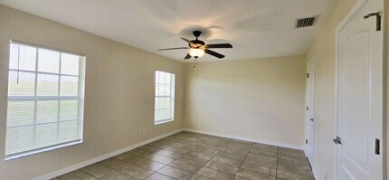 537 Central Rdg Ln in Frostproof, FL - Building Photo - Building Photo