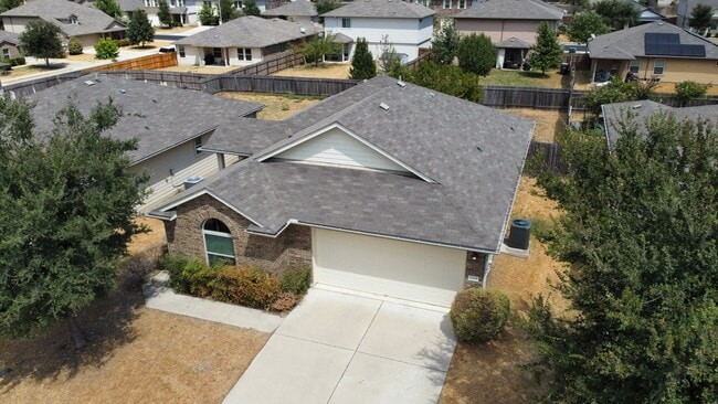 1208 Hawkeye Point Rd in Georgetown, TX - Foto de edificio - Building Photo