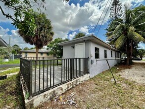 729 NW 19th St-Unit -B in Fort Lauderdale, FL - Building Photo - Building Photo