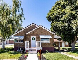 311 N Broadway St, Unit 311 B in Blackfoot, ID - Building Photo