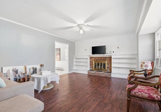 property at 11 Glenwood Rd