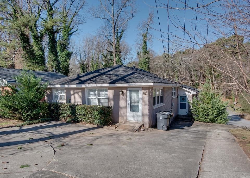 1121 Glendale Dr in Atlanta, GA - Building Photo