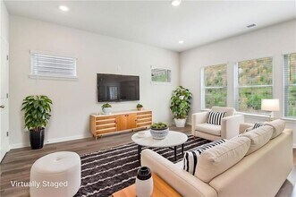 2759 Aralynn Wy in College Park, GA - Building Photo - Building Photo