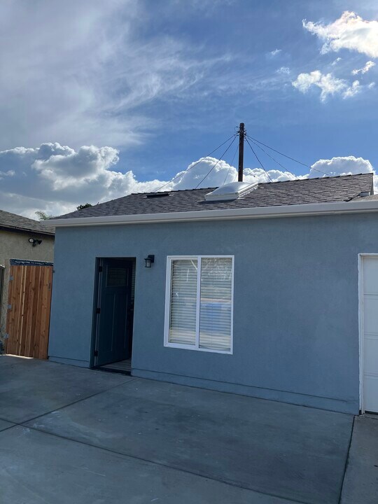 8350 Naylor Ave, Unit 8350 in Los Angeles, CA - Building Photo
