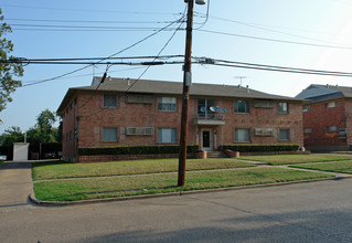 5717 Mccommas Blvd in Dallas, TX - Building Photo - Building Photo