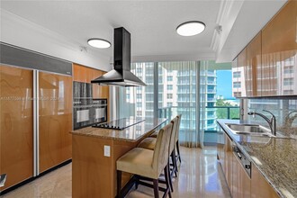 1455 Ocean Dr, Unit 909 in Miami Beach, FL - Building Photo - Building Photo