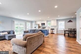 7730 Lawrence Ave in Pasadena, MD - Building Photo - Building Photo