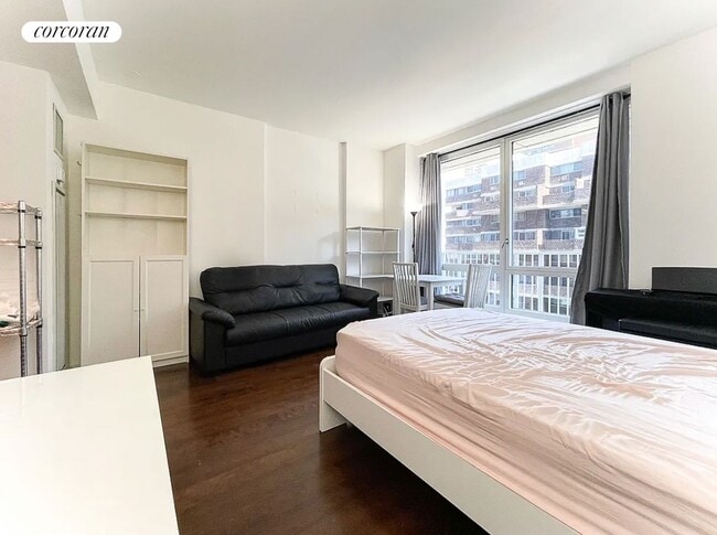 340 E 23rd St in New York, NY - Building Photo - Building Photo