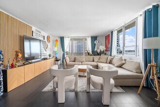 1500 Bay Rd, Unit 714s in Miami Beach, FL - Building Photo - Building Photo