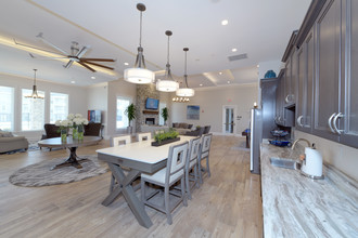 The Oasis at Plainville in Plainville, MA - Foto de edificio - Interior Photo