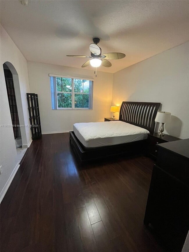 4932 Tradewinds Ter in Fort Lauderdale, FL - Building Photo - Building Photo