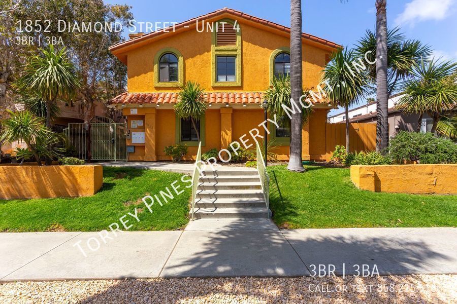 1852 Diamond St in San Diego, CA - Building Photo