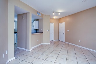 5060 Fairways Cir in Vero Beach, FL - Building Photo - Building Photo