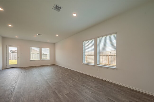 property at 5343 Pinecliff Grove Ct