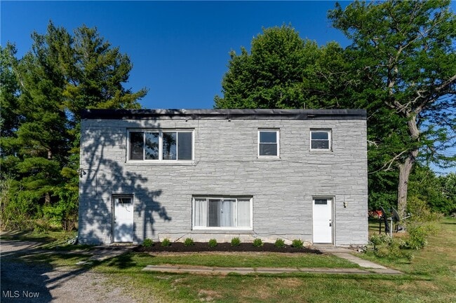 4006 Center Rd in Ashtabula, OH - Building Photo - Building Photo