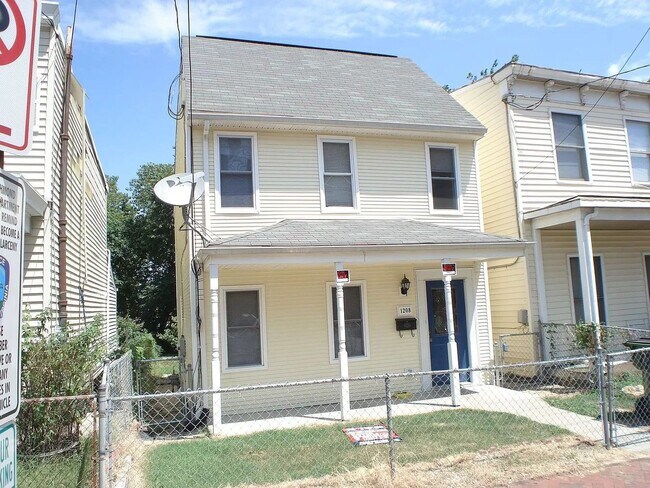 1208 W Clay St in Richmond, VA - Building Photo - Building Photo