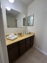 100 Royal Way Dr, Unit 15-C in Del Rio, TX - Building Photo - Building Photo