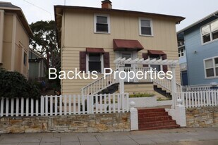210 Cypress Ave in Pacific Grove, CA - Building Photo