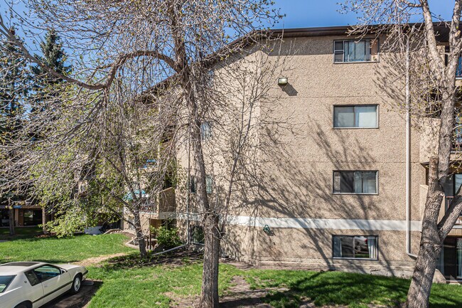 Kirkwood Place Apartments in Edmonton, AB - Building Photo - Building Photo