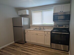 1071 Kathryn in Columbia, MO - Building Photo - Building Photo