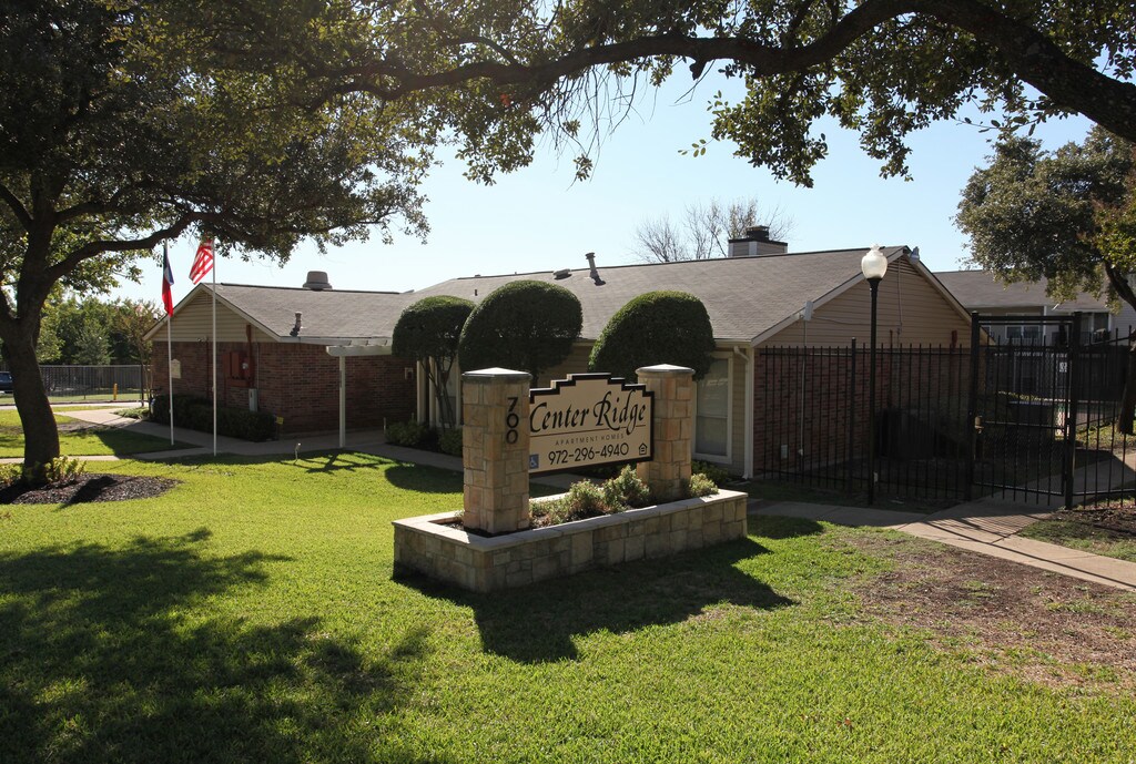 Center Ridge Apartments in Duncanville, TX