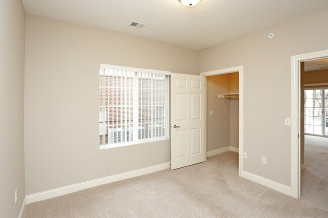 Elk Hills Apartments in Omaha, NE - Building Photo - Interior Photo