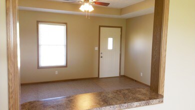 3290 Buckland Square, Unit B in Owensboro, KY - Foto de edificio - Building Photo