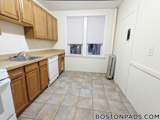520 Cambridge St in Boston, MA - Building Photo - Building Photo