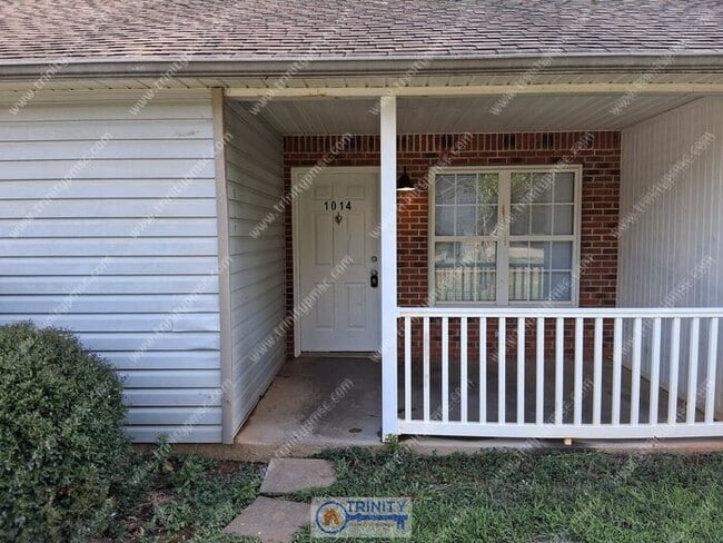1014 Wildwood Ln