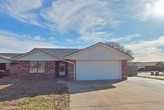 4206 SW Hickory Ln in Lawton, OK - Building Photo - Building Photo