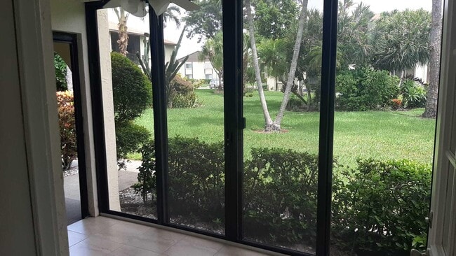 5990 Pine Cone Ct in Greenacres, FL - Building Photo - Building Photo