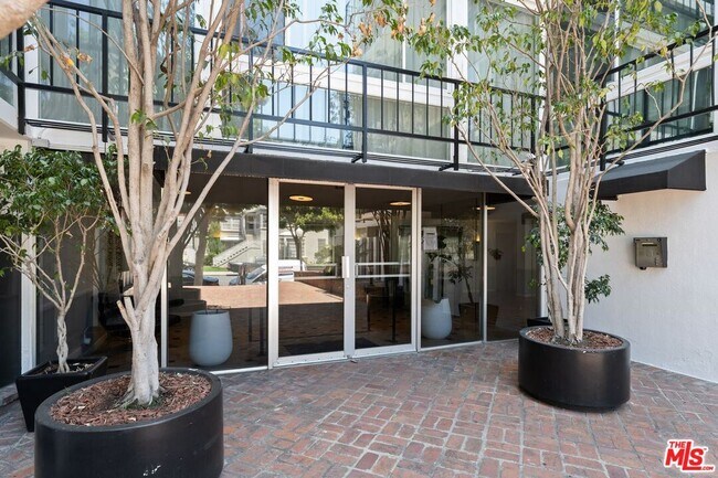 9950 Durant Dr in Beverly Hills, CA - Building Photo - Building Photo
