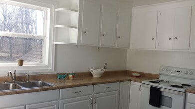 1140 Lower Pindell Rd in Lothian, MD - Building Photo - Building Photo