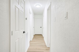 2703 Ammons St in Baytown, TX - Building Photo - Building Photo