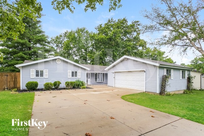 11 S Lang Dr in O'Fallon, MO - Building Photo - Building Photo