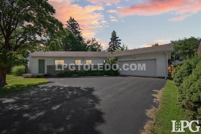 property at 2203 Glendale Ave