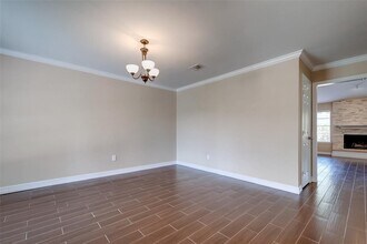 12010 Mulholland Dr in Stafford, TX - Building Photo - Building Photo