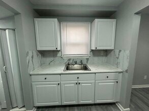 19645 Kingsville St in Harper Woods, MI - Building Photo - Building Photo