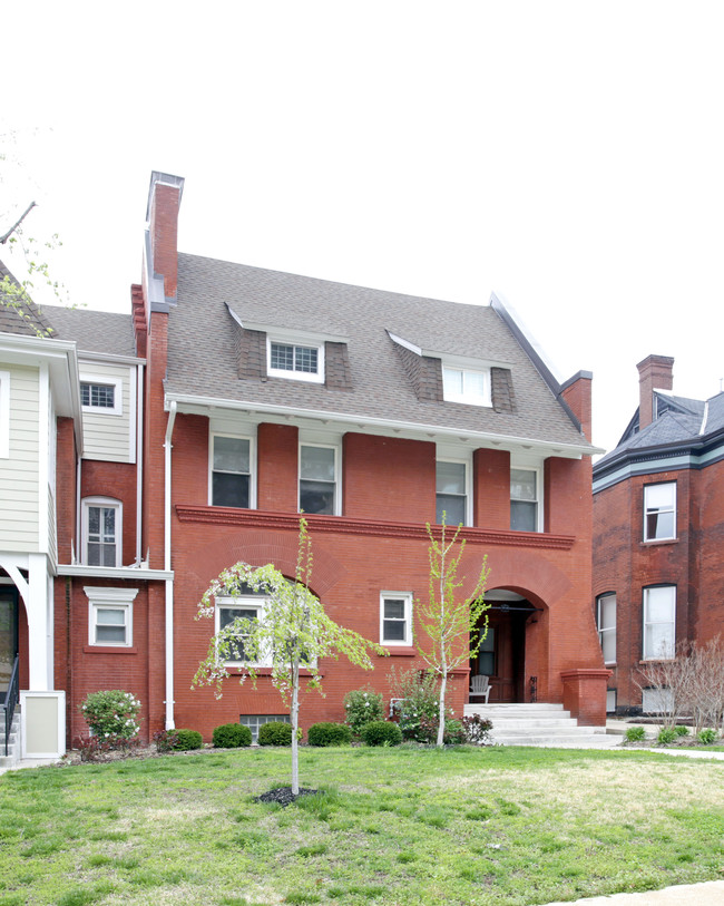 3727 Westminster Pl in St. Louis, MO - Building Photo - Building Photo