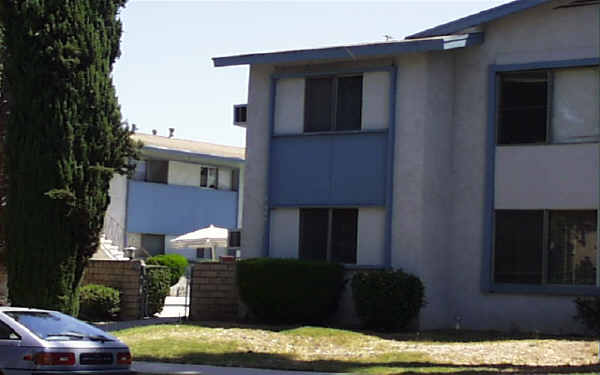 6444-6452 Shirley Ave in Reseda, CA - Building Photo - Building Photo